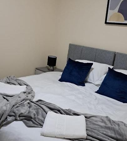 Upper Tooting Road Villa Лондон Екстериор снимка